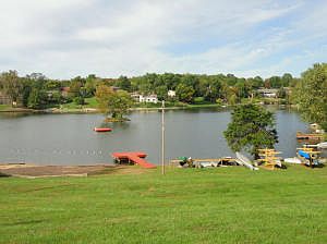 2nd image of 913 Martin Dr