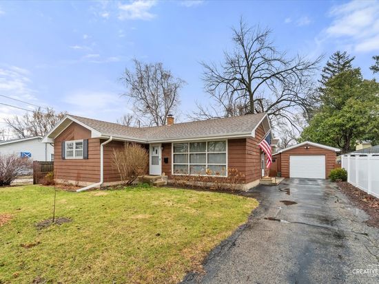110 N Lew St, Plano, IL 60545