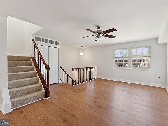 5th image of 39 Badger Gate Ct