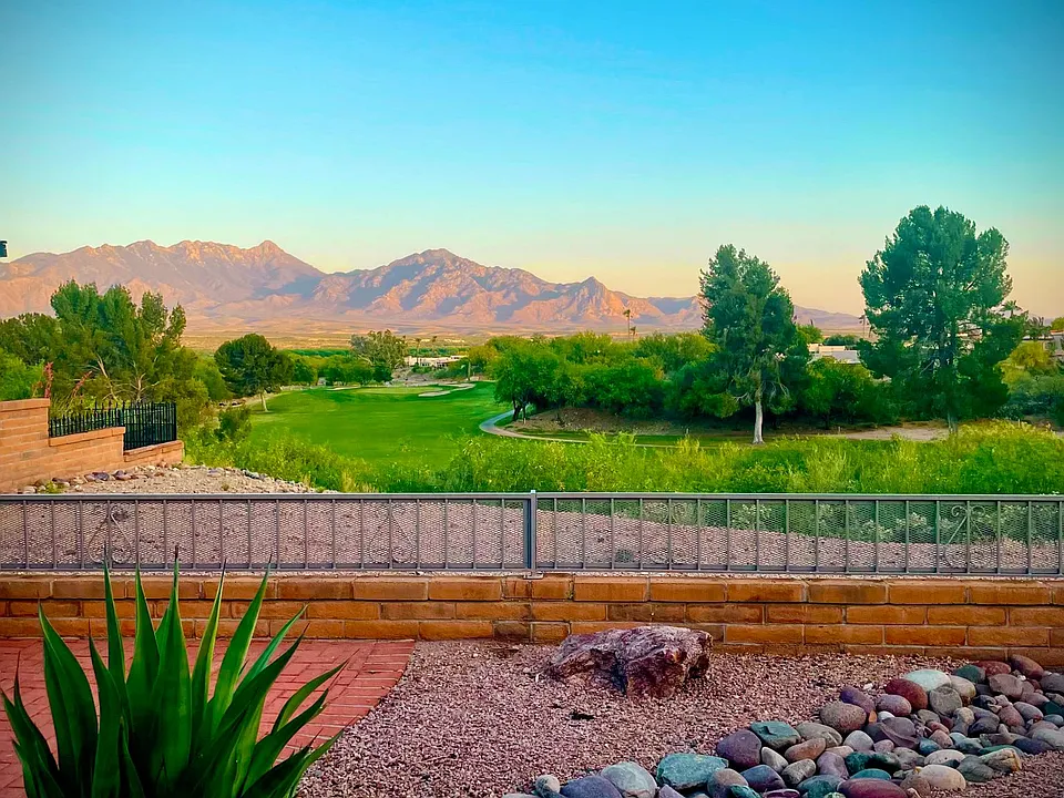 W Golf Course Pl