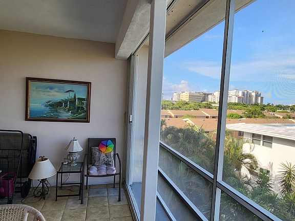 3rd image of 15 SE 13th Street #D3