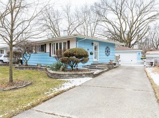 39 Arrowhead Dr, Thornton, IL 60476