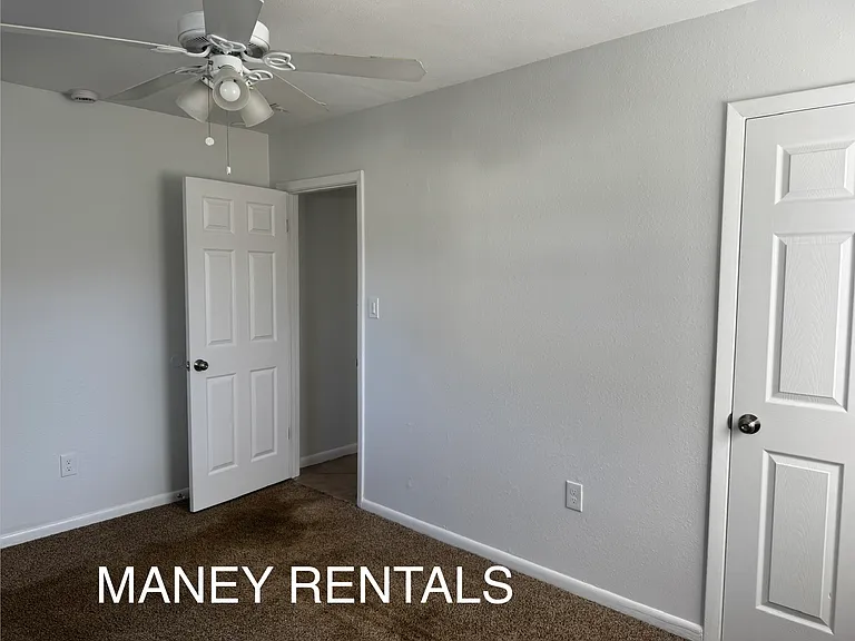 Master bedroom, front corner