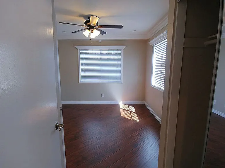 Villa De Adel Apts — Photo 190