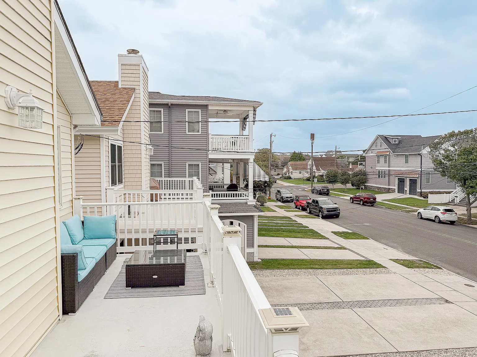 3 bed, 1100 sqft, $3,000 — Photo 3