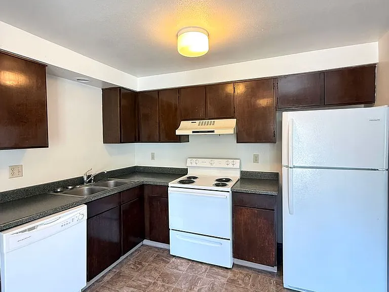 330 Independence Cir — Photo 4