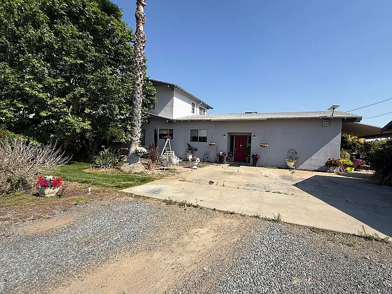 8780 S Anchor Ave — Photo 3