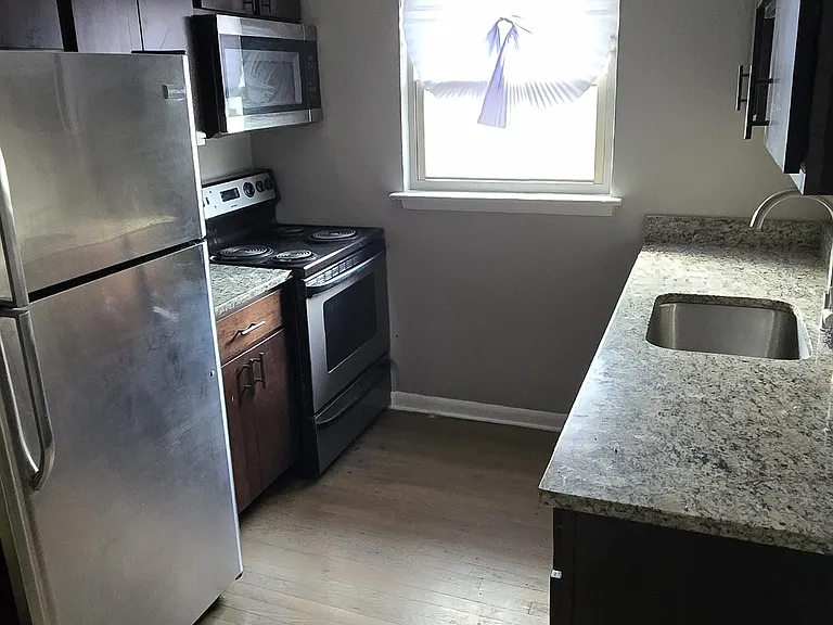 8001 S Hermitage Ave — Photo 22