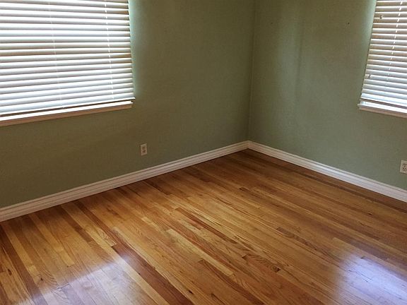 5th image of 421 E Leadora Ave