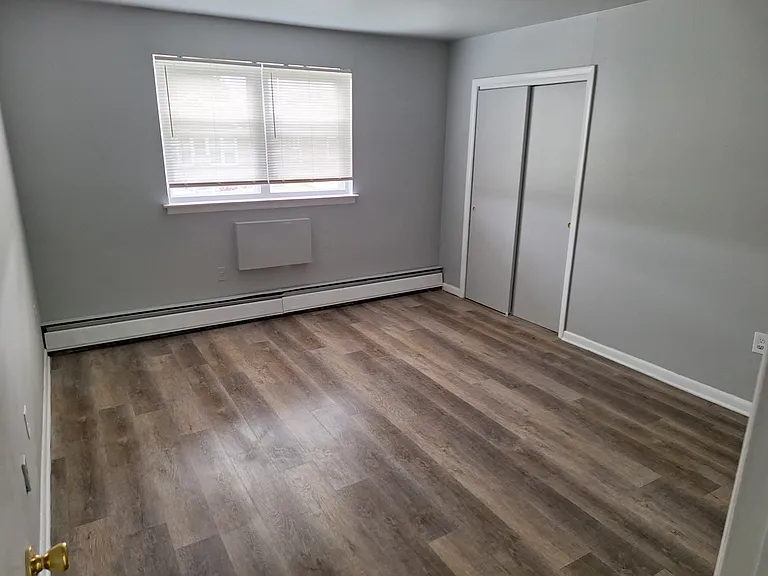 Emerson Apartments — Photo 17