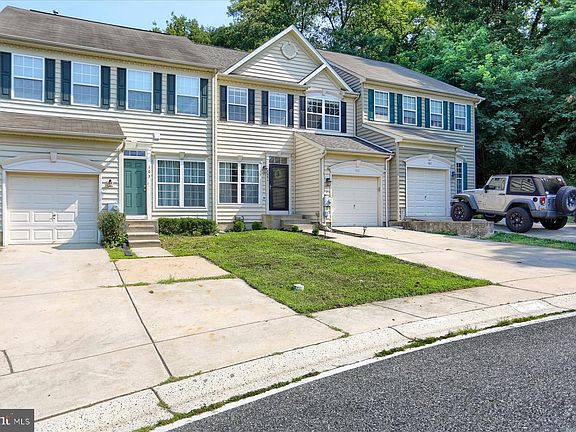 2nd image of 105 Rustic Ct