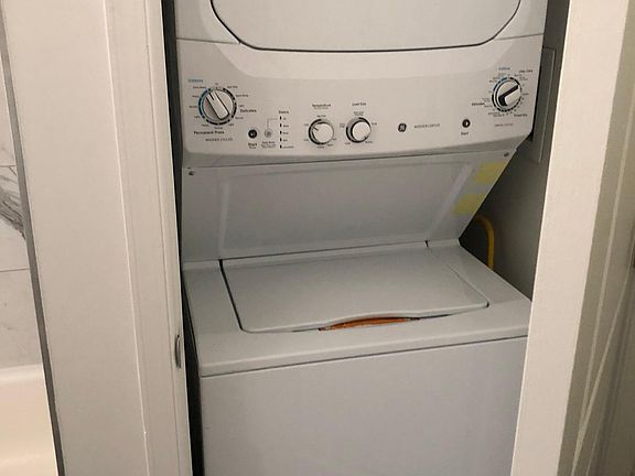5th image of 1700 W Girard Ave #1