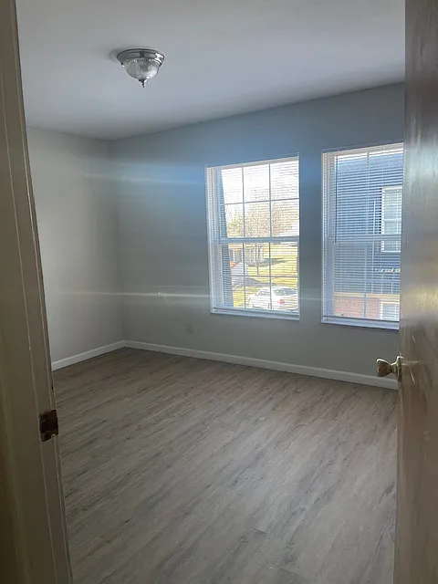 Sangamon Apartments — Photo 4