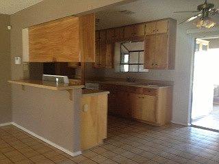 5th image of 4622 Blackstone Dr