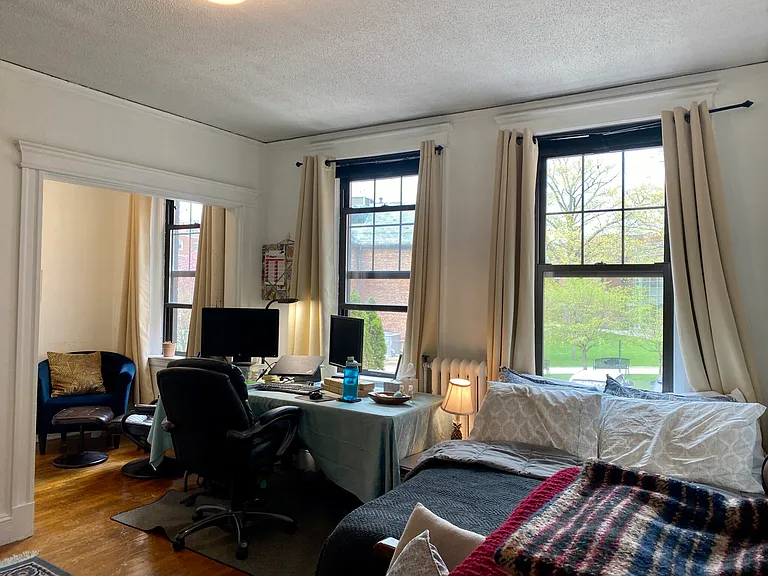 120 Riverway #8 — Photo 1