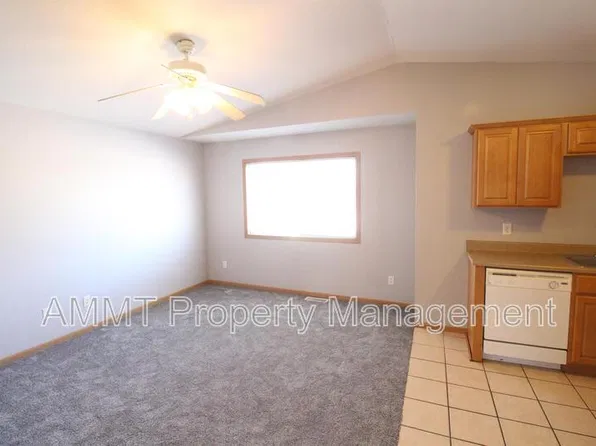 70 Florida Ave SW #70, Cedar Rapids, IA 52404