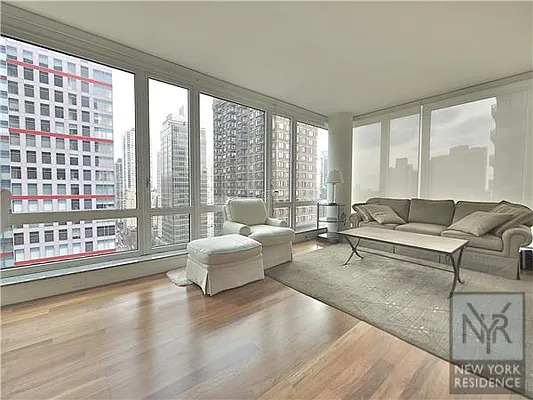 Rented by New York Residence | media 16