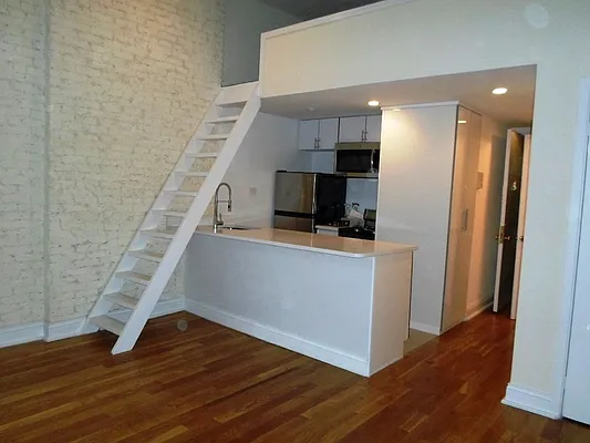 Rented by Sky Management | media 29