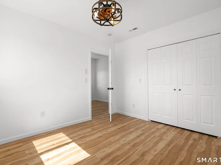 810 Brewster St — Photo 29