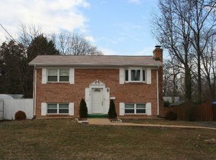 5520 Norton Rd, Alexandria, VA 22303