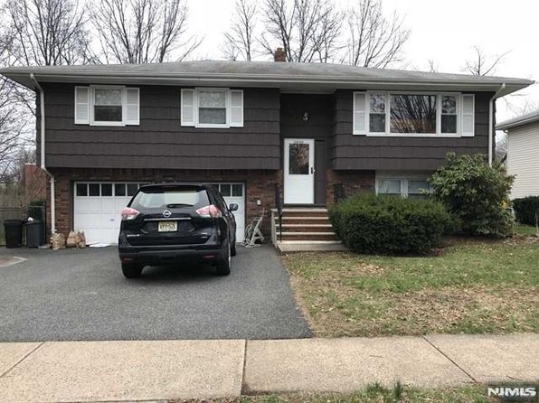 18-02 Calabrese Pl, Fair Lawn, NJ 07410
