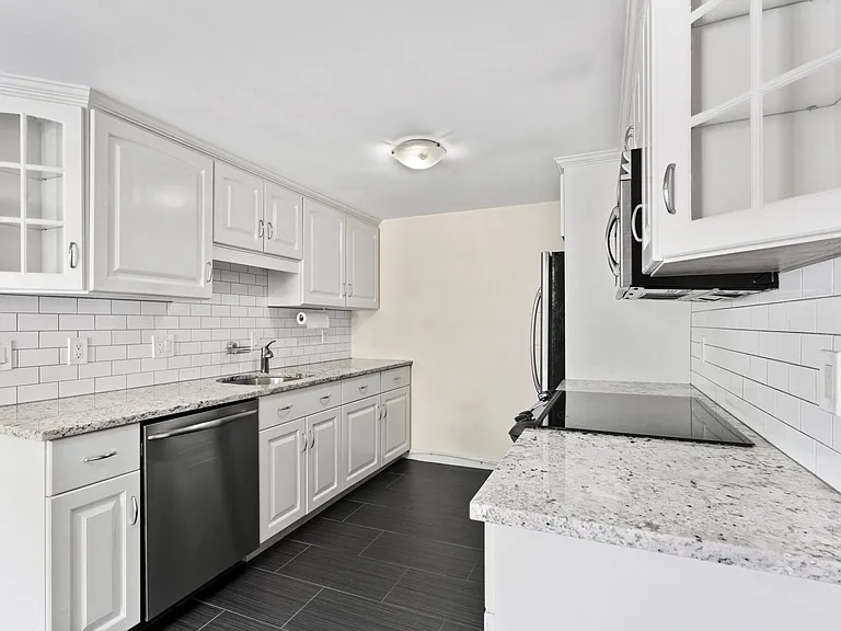 15 Lafayette St #2 — Photo 5