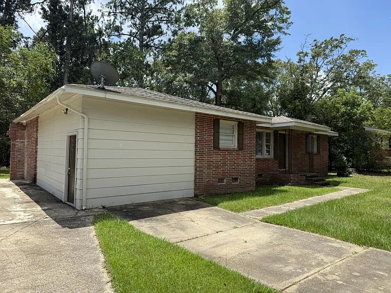 1210 Judson St — Photo 2