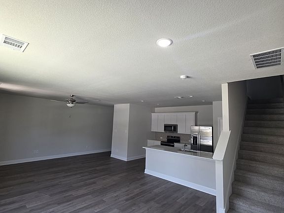 3rd image of 6914 Yellow Hammer Way