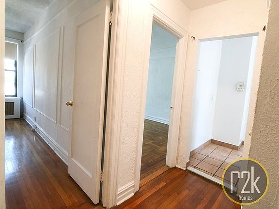 5th image of 3923 58th St APT B1