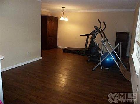 4th image of 10916 Blythe Ct