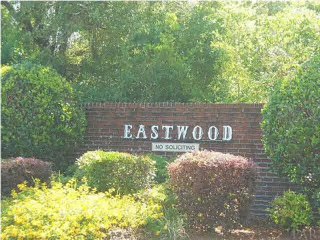624 Eastwood Cir — Photo 14
