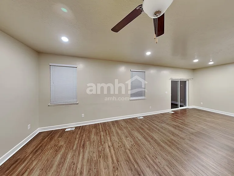 4437 N Morgan Way — Photo 5