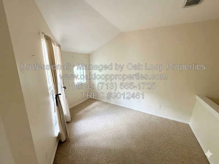 1253 W 17th St — Photo 11