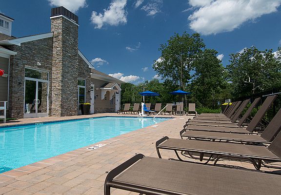 2nd image of 200 Woodmont Dr #832