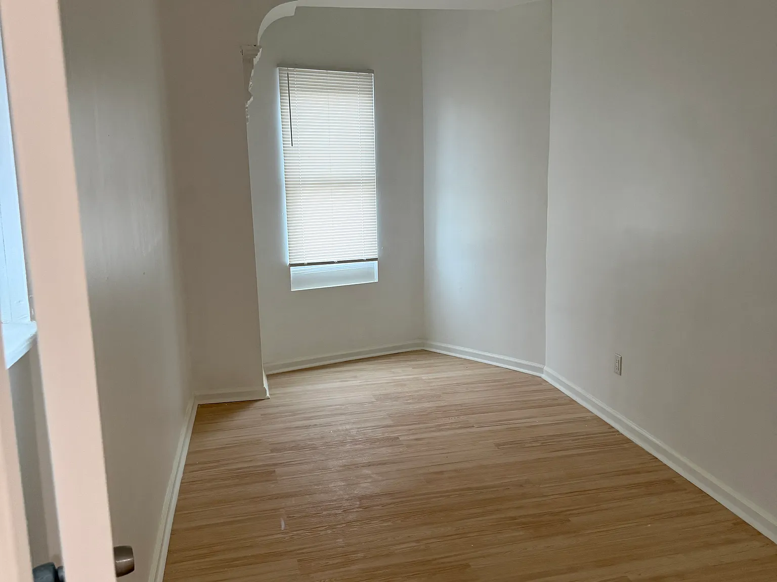 2 bed, 800 sqft, $1,400 — Photo 3