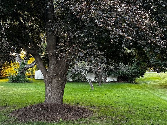 5th image of 1383 Sullivan Avenue