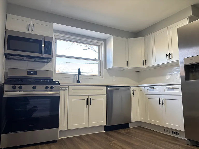 1009 S Marlyn Ave — Photo 16