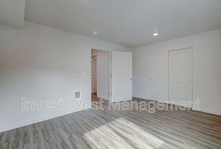 404 NE 117th Ave #107 — Photo 8