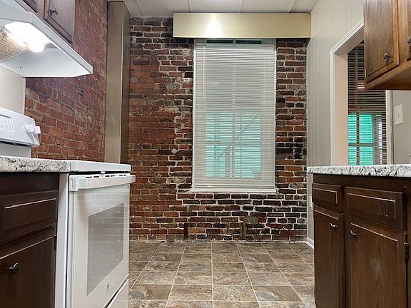 5th image of 841 Ottawa St APT 8