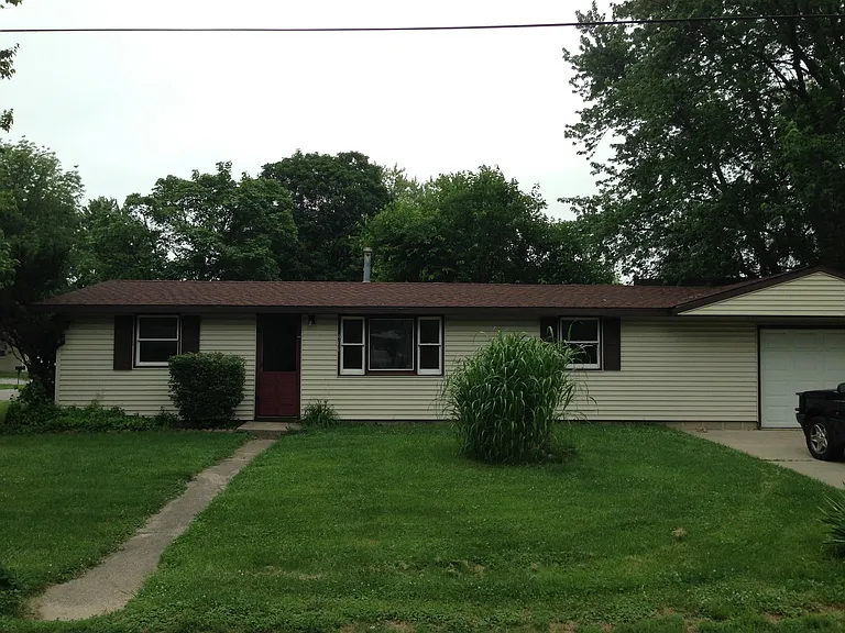 906 Eastwich Dr — Photo 3