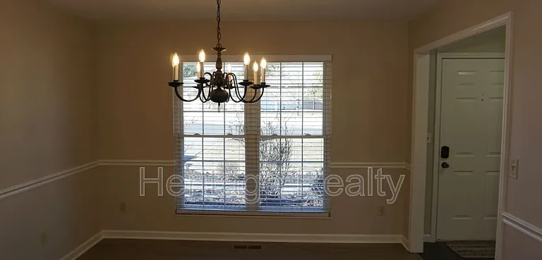 867 Westgate Dr — Photo 14