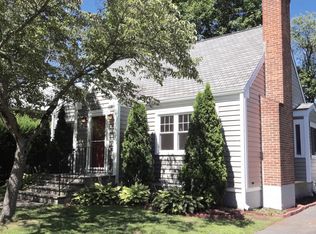 1734 Stratfield Rd, Fairfield, CT 06825