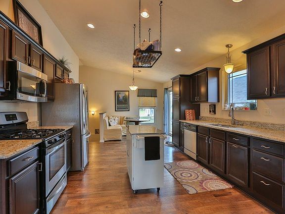 4th image of 1811 Finney Dr