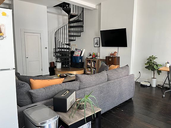 2nd image of 133 4th St #3D