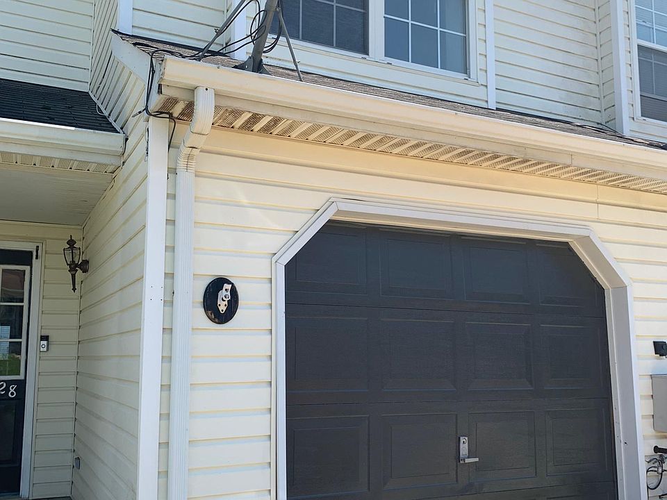 1st image of 28 Kelston Dr