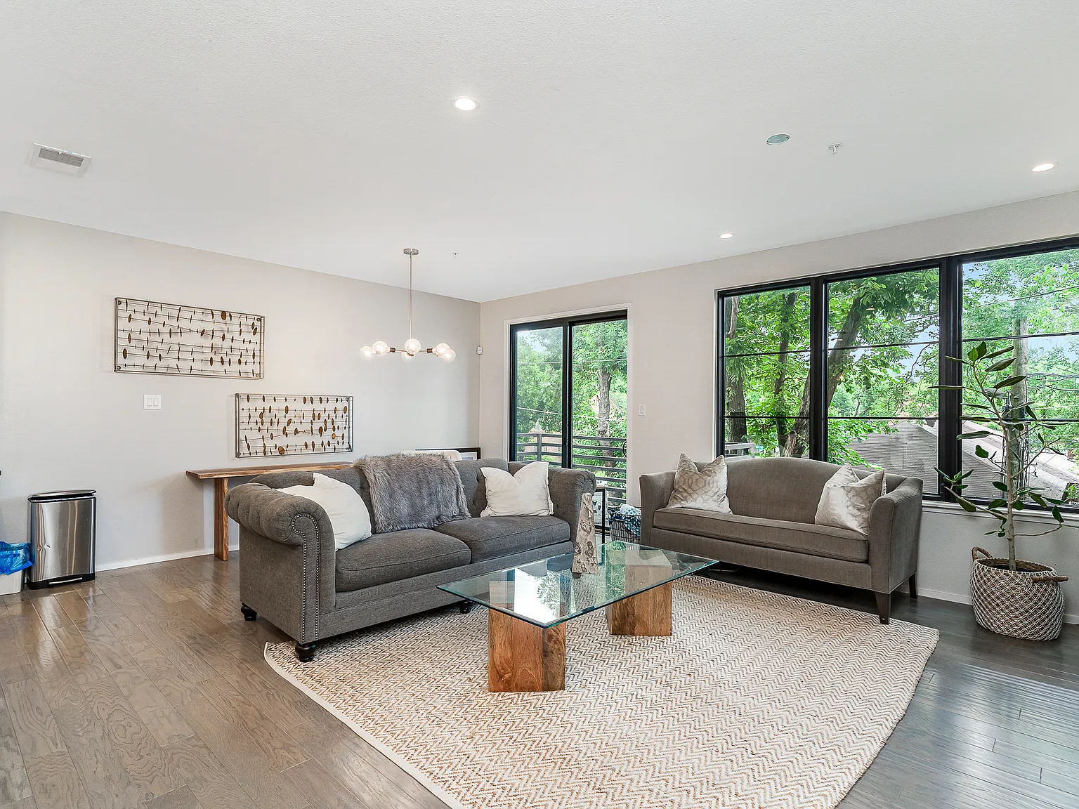2 bed, 1590 sqft, $3,800 — Photo 3