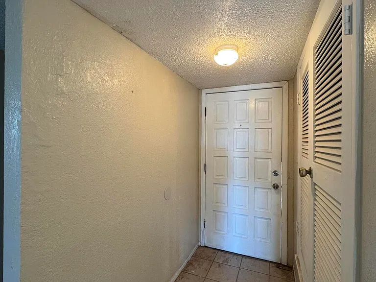 943 Montera Rd — Photo 15