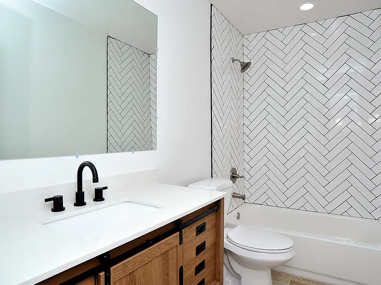 3302 E Presidio Rd — Photo 11