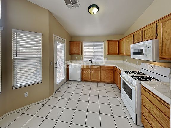 3rd image of 1812 Sierra Valley Way