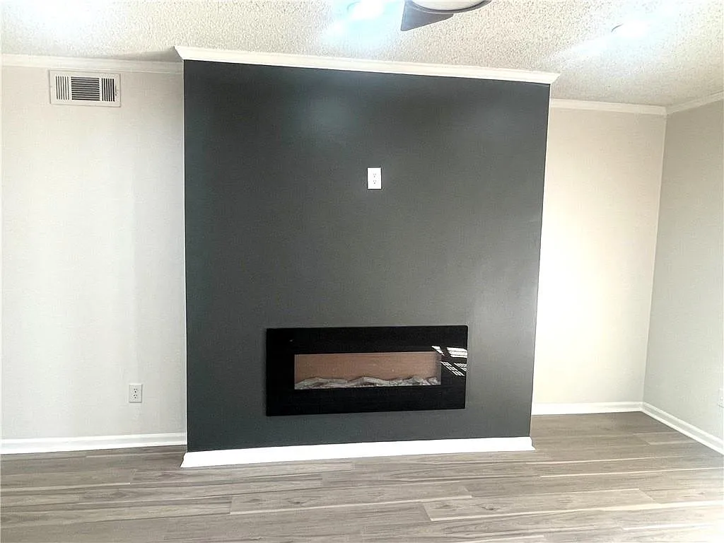 3 bed, 2.0 bath, 1628 sqft, $1,600 — Photo 4